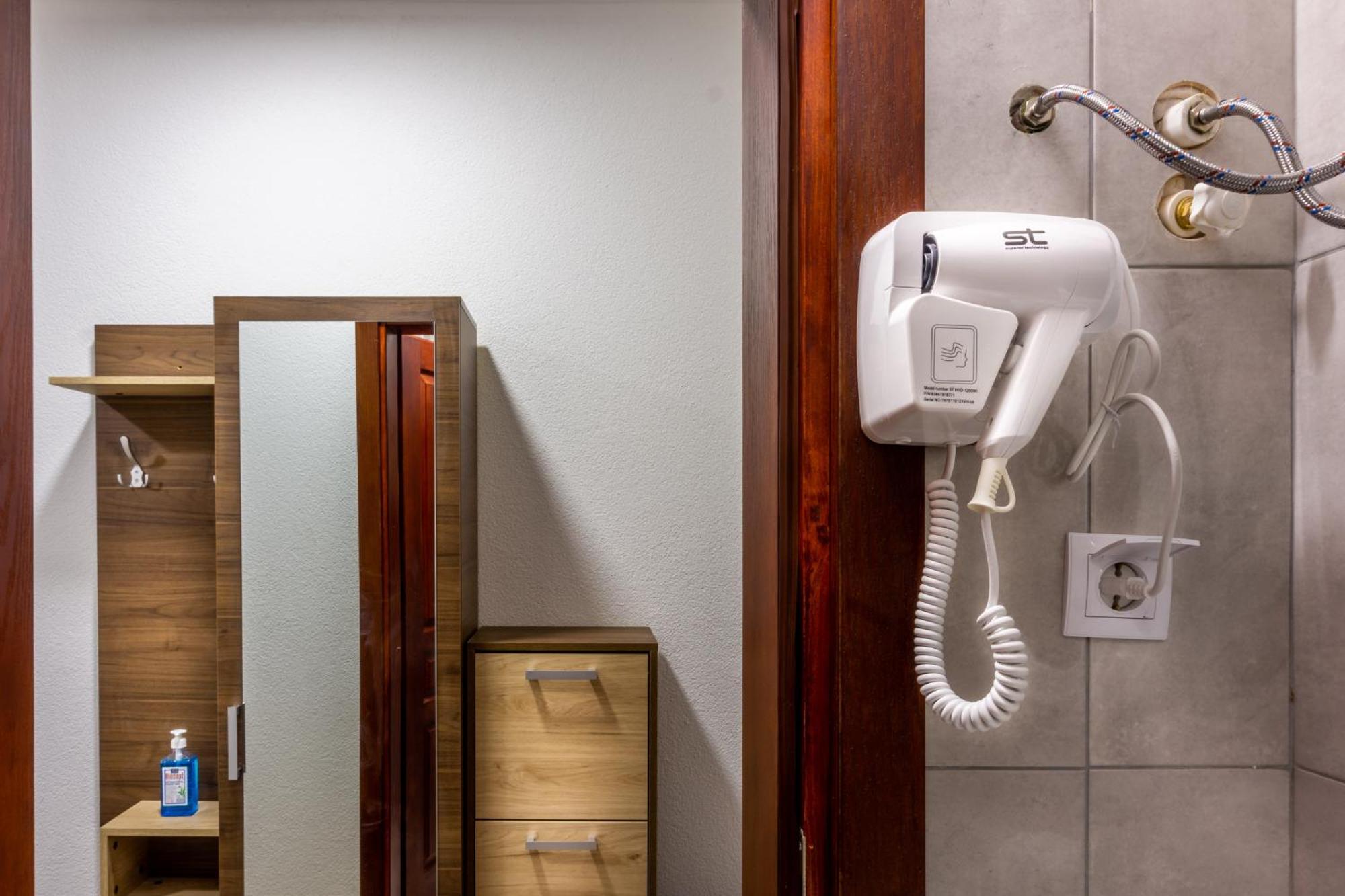 Clarina All Seasons Rooms & Apartments Krusevo Bilik gambar